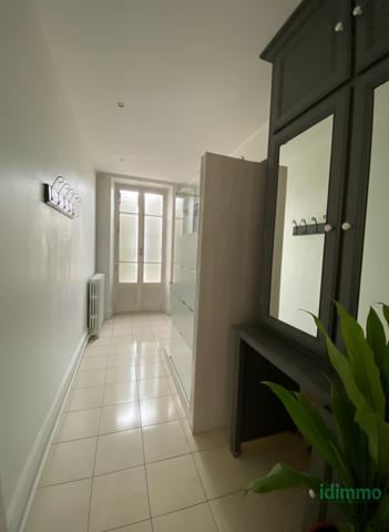 Exceptionnel T3 de Caractère lumineux avec balcons, espaces caves et greniers- Plein Centre-Ville Anno Annonay (07100)