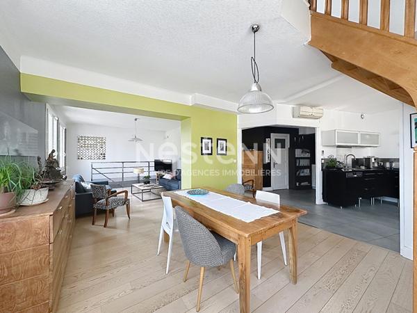 Appartement triplex avec 3 chambres, un bureau et un jardin - 69500 BRON