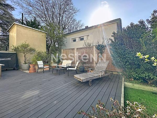 Appartement triplex avec 3 chambres, un bureau et un jardin - 69500 BRON