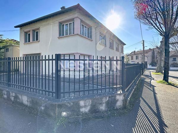 Appartement triplex avec 3 chambres, un bureau et un jardin - 69500 BRON