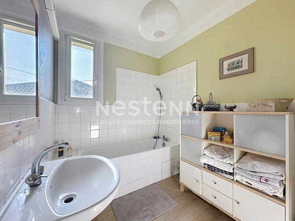 Appartement triplex avec 3 chambres, un bureau et un jardin - 69500 BRON