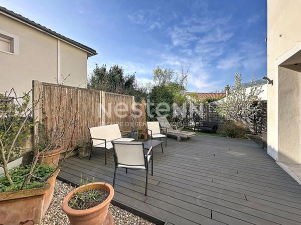 Appartement triplex avec 3 chambres, un bureau et un jardin - 69500 BRON
