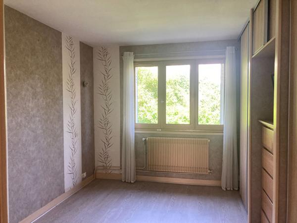 souplex de 65 m² proche métro Ecole vétérinaire avec deux caves