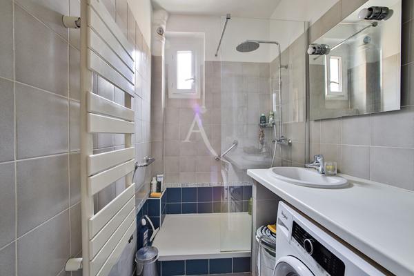Appartement Paris 3 pièce(s) 57.90 m2