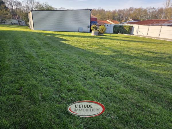 SAINTE-PAZANNE : au calme, maison 4 chambres, 160 m² d'annexes sur environ 1 600 m² de terrain clos !
