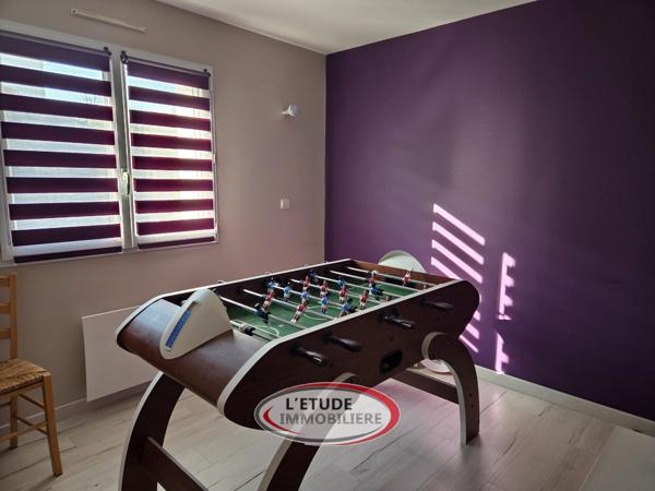 SAINTE-PAZANNE : au calme, maison 4 chambres, 160 m² d'annexes sur environ 1 600 m² de terrain clos !