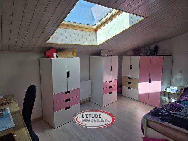 SAINTE-PAZANNE : au calme, maison 4 chambres, 160 m² d'annexes sur environ 1 600 m² de terrain clos !