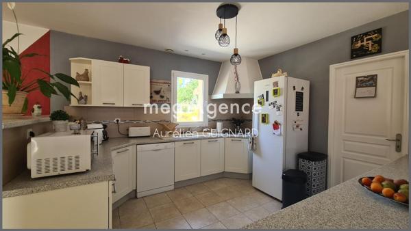 Maison à Moncoutant-sur-Sèvre, 79320 - 10 pièces 173m²