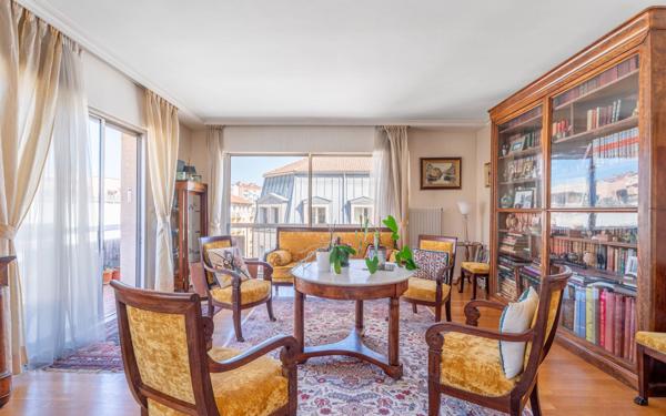 Appartement à vendre    5 pièces • 145 m2 Lyon 6