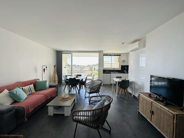 SUPERBE APPARTEMENT 3 PIECES DE 63M2 AVEC VUE MER