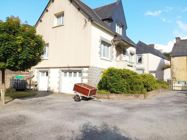 Maison Rostrenen 6 pièce(s) 150 m2