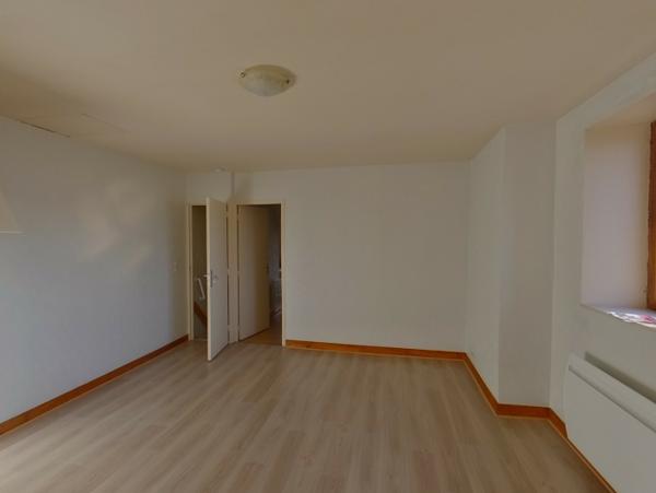 Location Appartement 2 pièces-1ER ETAGE - Contres (41700) - CALME