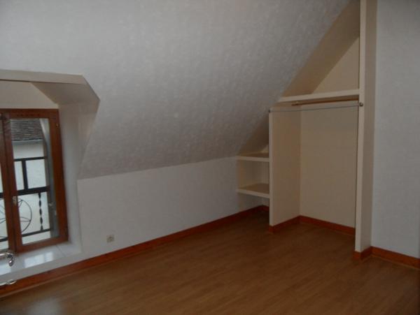 Location Appartement 2 pièces-1ER ETAGE - Contres (41700) - CALME