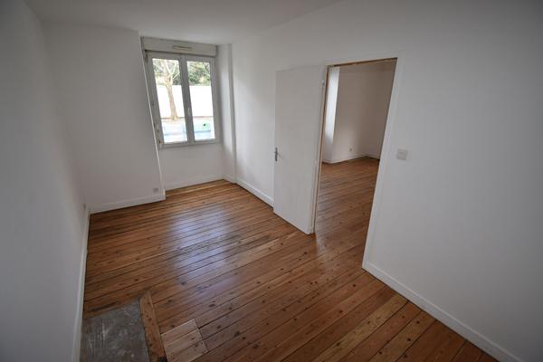 NANTES CHANTENAY - découvrez cet immeuble sur 3 niveaux, proche de la Loire.