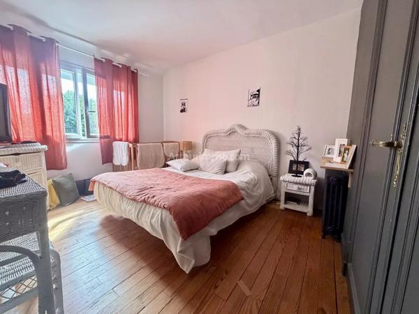 Vente                                                      Maison
                        
                     7 pièces                      122 m2                     à Dinan