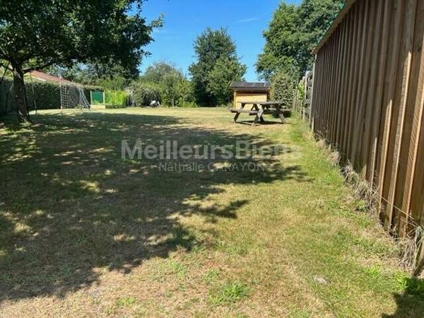 Maison + 6 Gîtes + Terrain