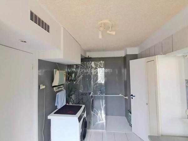 Vente                                                      Appartement
                        
                     4 pièces                      96 m2                     à Colmar