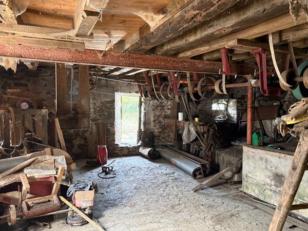 Ancien moulin avec turbine en activité, 700 m² de potentiel au coeur d'un des Plus Beaux Villages de France Segur le chateau