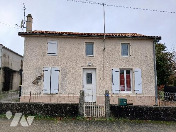 Maison à vendre à LA CHAPELLE-SAINT-LAURENT (79430)
