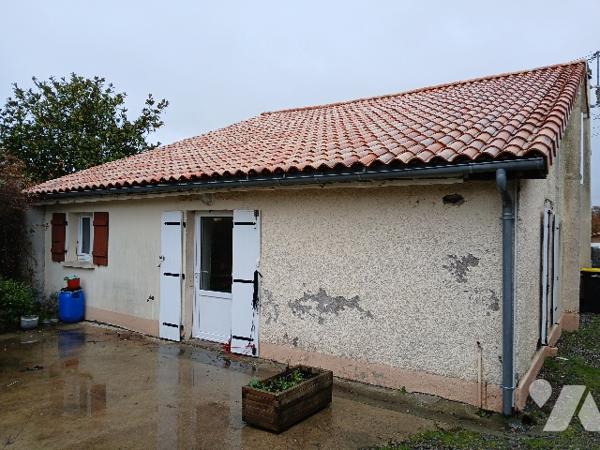 Maison à vendre à LA CHAPELLE-SAINT-LAURENT (79430)