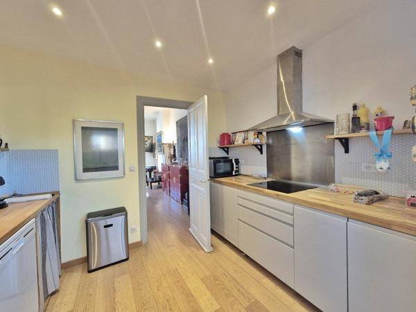 Ensemble immobilier Appartement Bourgeois, plus Studio, et Grand Garage Beziers