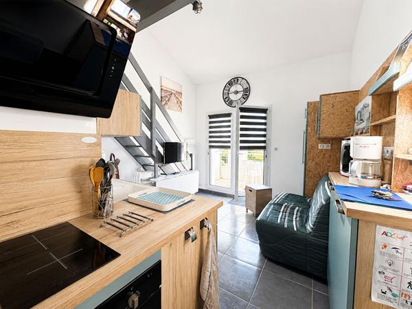 Appartement vendu meublé avec terrasse, piscine, parking et aperçu mer ? Quartier prisé de Tanchet