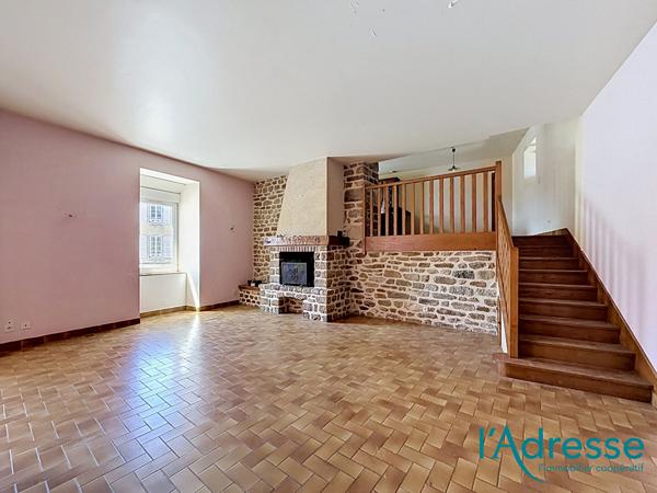MAYENNE - Centre-ville : Immeuble de 200 m2