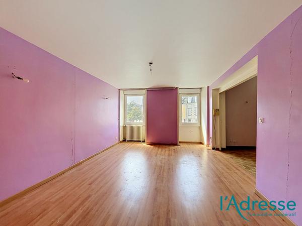 MAYENNE - Centre-ville : Immeuble de 200 m2
