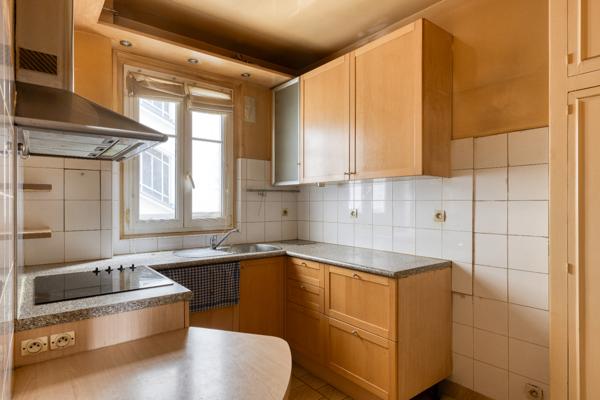 Paris 16ème sud /Limite Boulogne-Parc des Princes : Appartement 85 M2 à rénover avec vue dégagée