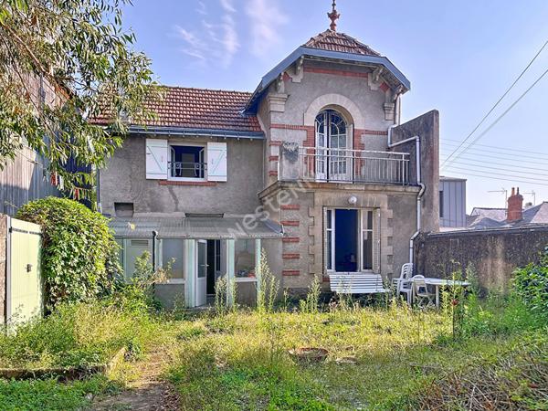 Nantes Saint-Félix / Maison à rénover / jardin