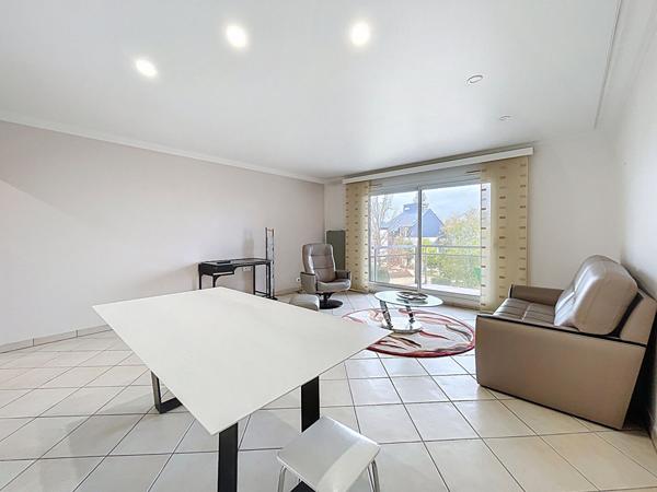 BORDS DE LOIRE APPARTEMENT 2 CHAMBRES BALCON STATIONNEMENT