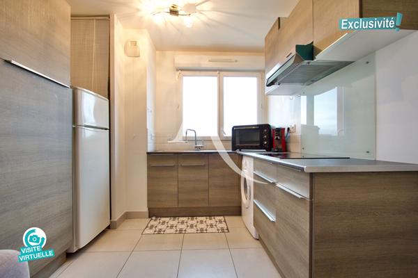 LATTES - MAURIN - APPARTEMENT 2 PIÈCES - 42 m2 - BALCON - DERNIER ÉTAGE - PLACE DE PARKING PRIVATIF