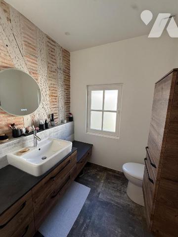 Demeure de caractère rénovée, 260 m², 6cambres avec jardin et stationnements au cœur de Tours