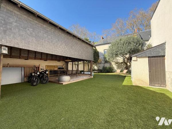 Demeure de caractère rénovée, 260 m², 6cambres avec jardin et stationnements au cœur de Tours