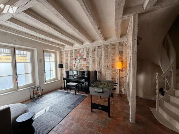 Demeure de caractère rénovée, 260 m², 6cambres avec jardin et stationnements au cœur de Tours