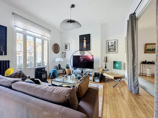 Vente                                                      Appartement
                        
                     6 pièces                      140 m2                     à Saint-Quentin