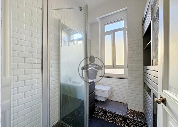 Vente                                                      Appartement
                        
                     6 pièces                      140 m2                     à Saint-Quentin