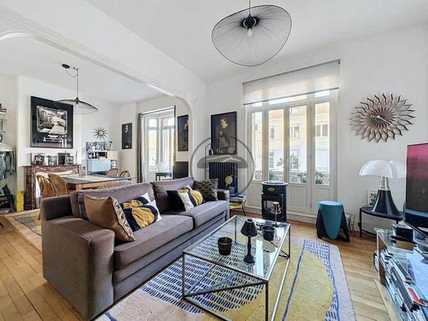 Vente                                                      Appartement
                        
                     6 pièces                      140 m2                     à Saint-Quentin