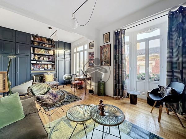 Vente                                                      Appartement
                        
                     6 pièces                      140 m2                     à Saint-Quentin