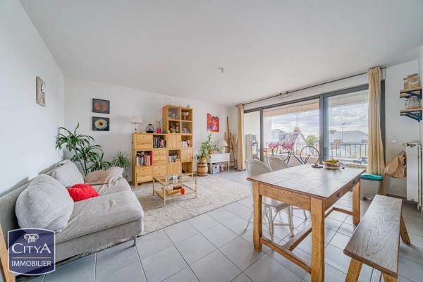 Appartement à vendre 3 pièces 65m² Saint-Cyr-sur-Loire (37540)