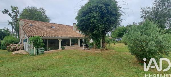 Maison à vendre 4 pièces 215 m² Saint-Pierre-d'Eyraud