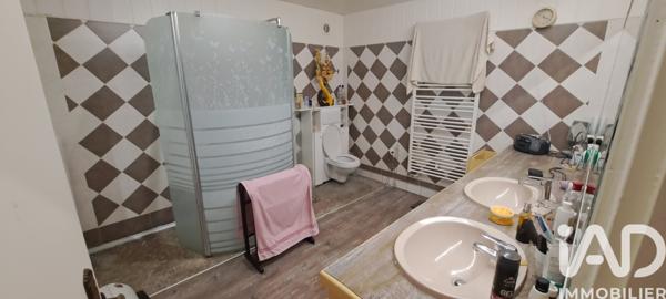 Maison à vendre 4 pièces 215 m² Saint-Pierre-d'Eyraud