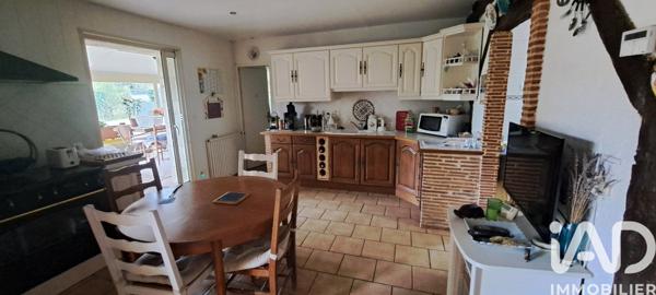 Maison à vendre 4 pièces 215 m² Saint-Pierre-d'Eyraud