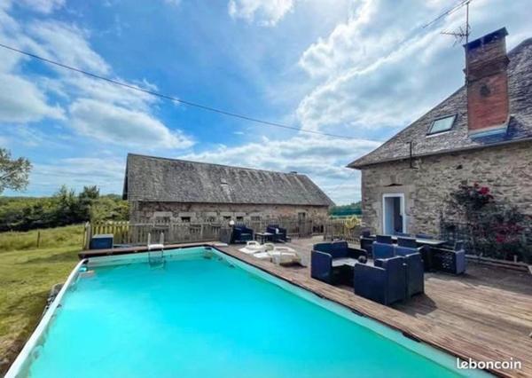 Corps de ferme rénové avec dépendances