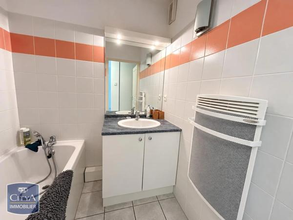 Appartement à louer 2 pièces 41.19m² Narbonne (11100)