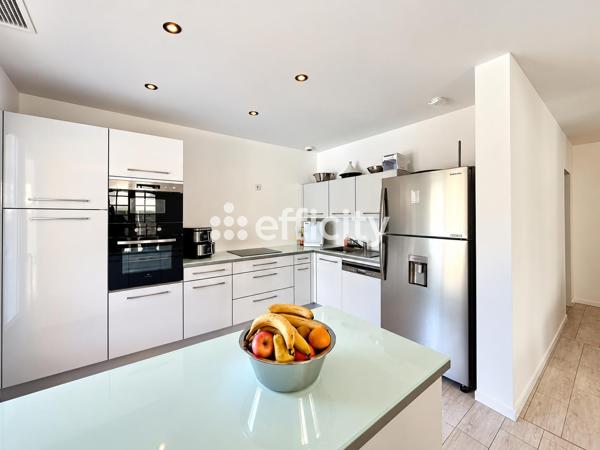 Maison
         6 pièces
        - 130 m² Bien prestige 600 000 € *