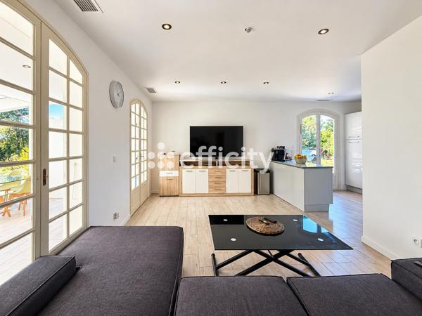 Maison
         6 pièces
        - 130 m² Bien prestige 600 000 € *