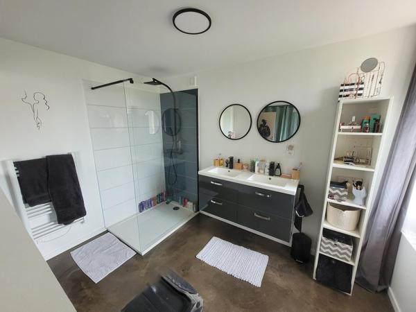 GUILERS : maison de ville T5 , grand garage