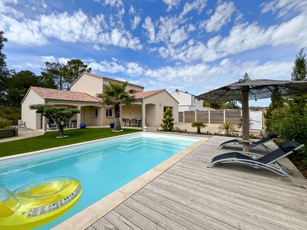Maison récente 4 chambres avec piscine à Saint Jean de Monts !