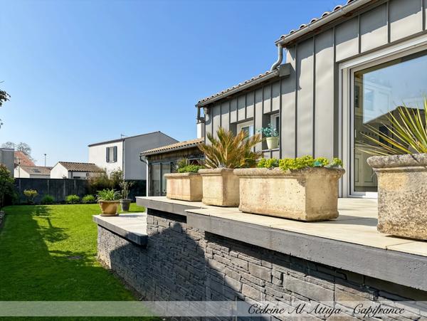 Maison à vendre à Puilboreau de plain-pied, 7 pièces, 175m2, jardin et garage